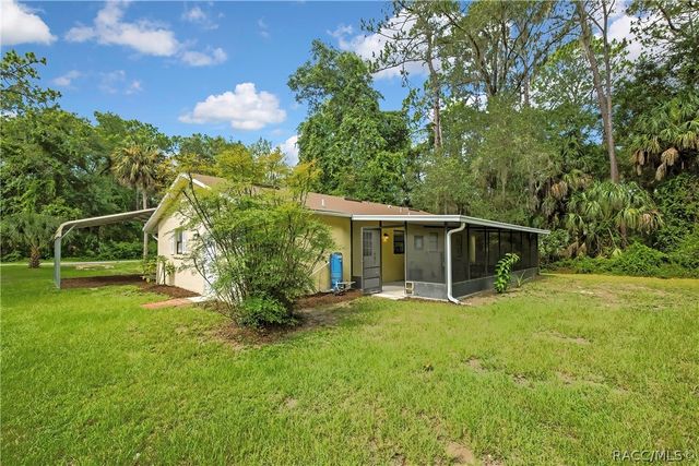 9875 W Orchard Street, Crystal River, FL 34428