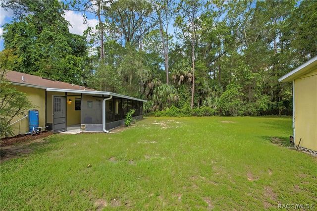 9875 W Orchard Street, Crystal River, FL 34428