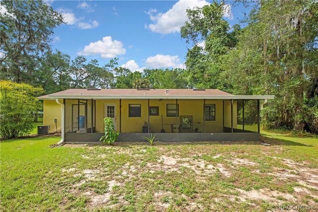 9875 W Orchard Street, Crystal River, FL 34428