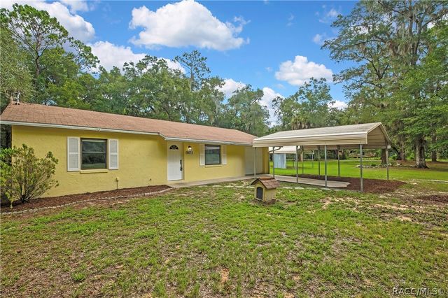9875 W Orchard Street, Crystal River, FL 34428