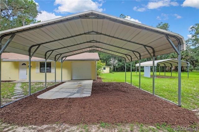 9875 W Orchard Street, Crystal River, FL 34428