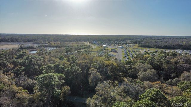 9875 W Orchard Street, Crystal River, FL 34428
