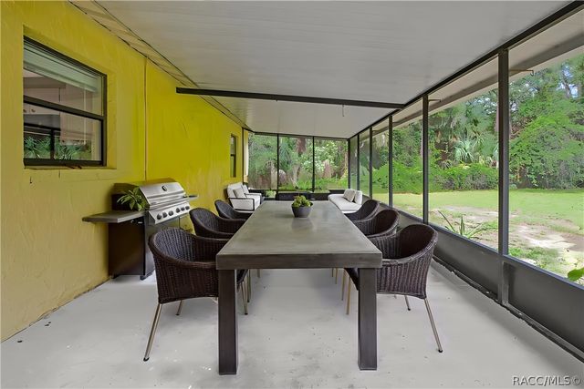 9875 W Orchard Street, Crystal River, FL 34428