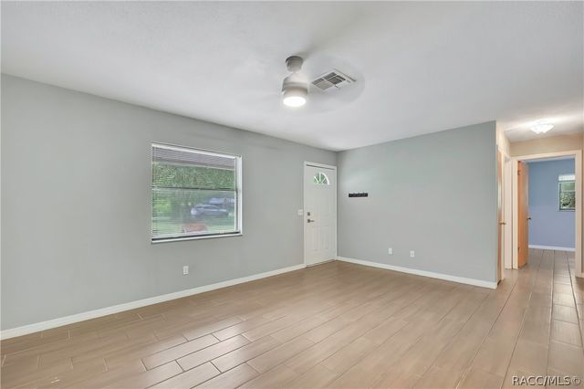 9875 W Orchard Street, Crystal River, FL 34428