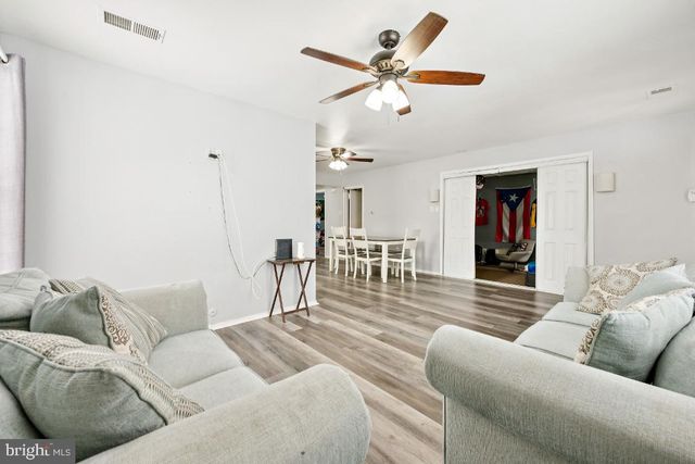 1602 BEECHWOOD PL, Clementon, NJ 08021