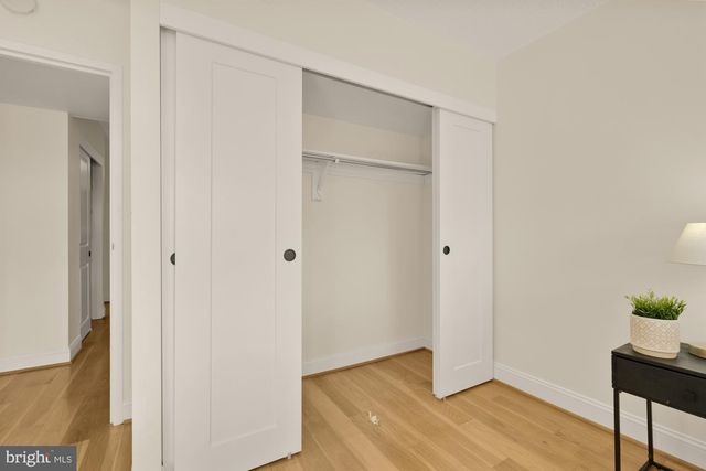 200 N PICKETT ST #304, Alexandria, VA 22304