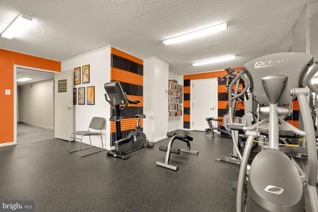 200 N PICKETT ST #304, Alexandria, VA 22304