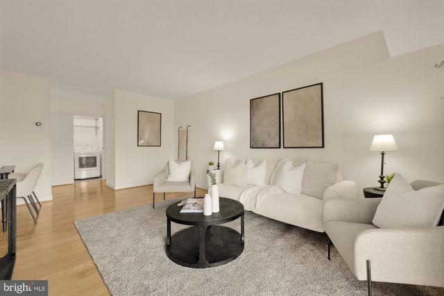 200 N PICKETT ST #304, Alexandria, VA 22304