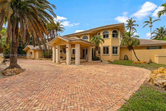 7225 Gleneagle Drive, Miami Lakes, FL 33014