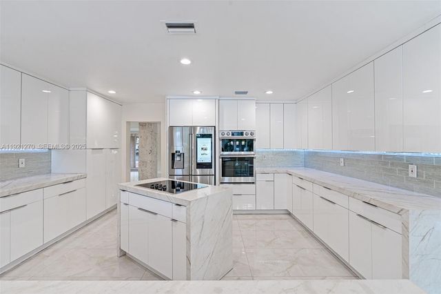 7225 Gleneagle Drive, Miami Lakes, FL 33014