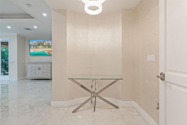 7225 Gleneagle Drive, Miami Lakes, FL 33014