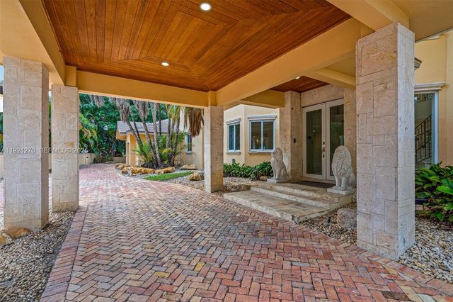 7225 Gleneagle Drive, Miami Lakes, FL 33014