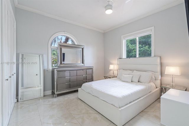 7225 Gleneagle Drive, Miami Lakes, FL 33014