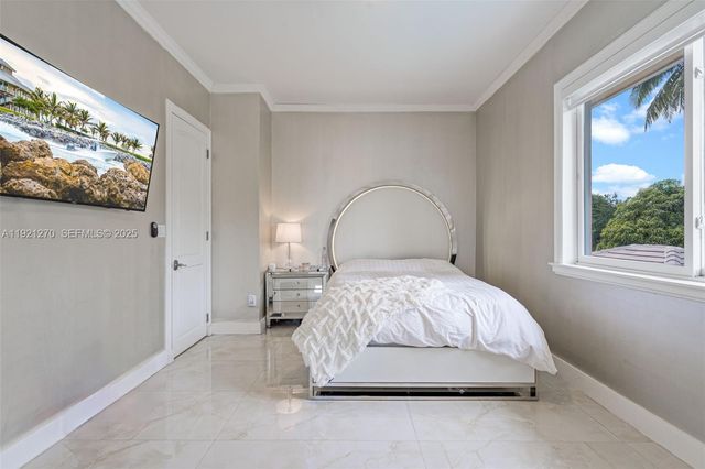 7225 Gleneagle Drive, Miami Lakes, FL 33014