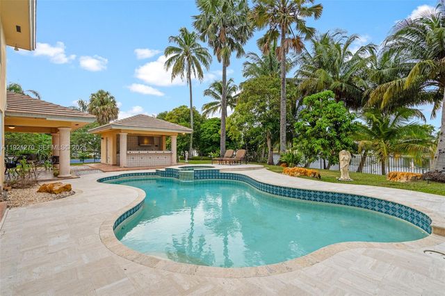 7225 Gleneagle Drive, Miami Lakes, FL 33014