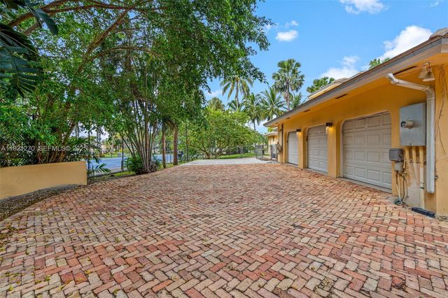 7225 Gleneagle Drive, Miami Lakes, FL 33014