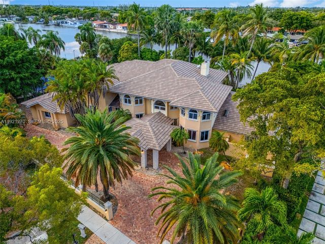 7225 Gleneagle Drive, Miami Lakes, FL 33014