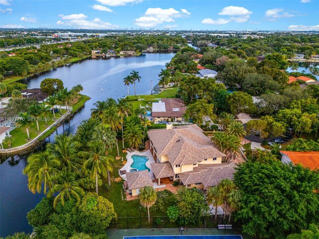 7225 Gleneagle Drive, Miami Lakes, FL 33014