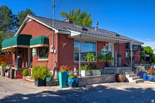 2194 E FORT UNION BLVD, Cottonwood Heights, UT 84121