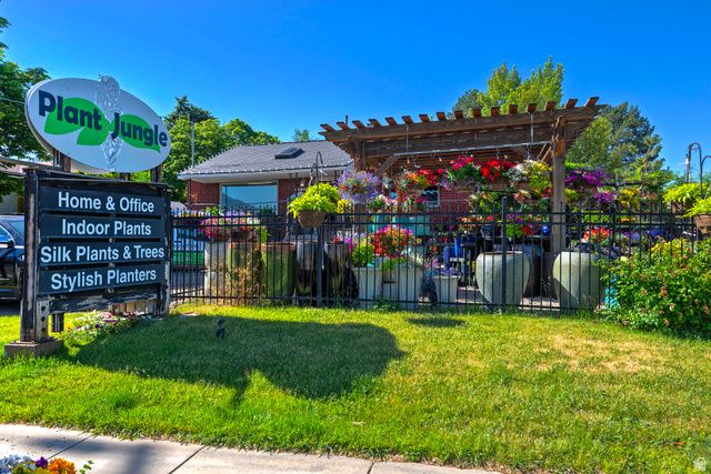 2194 E FORT UNION BLVD, Cottonwood Heights, UT 84121
