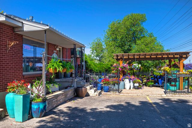2194 E FORT UNION BLVD, Cottonwood Heights, UT 84121