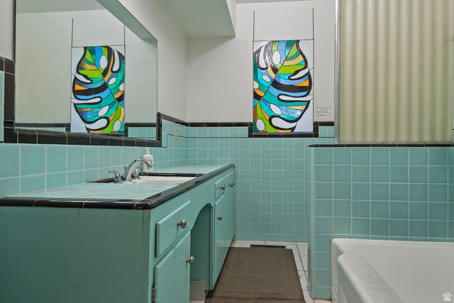 2194 E FORT UNION BLVD, Cottonwood Heights, UT 84121