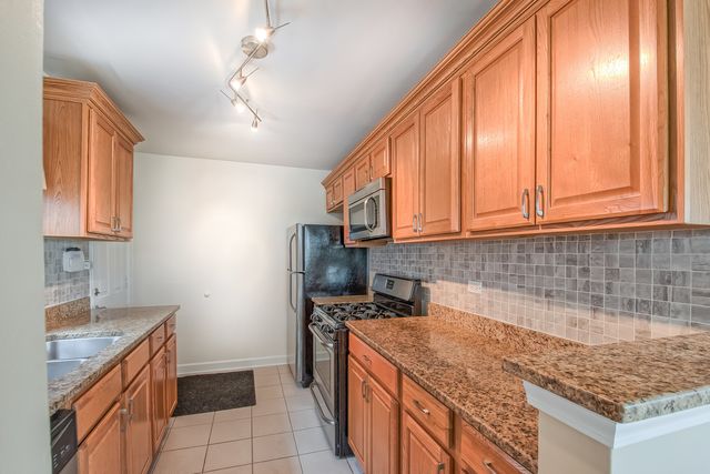 4524 1st Avenue, Lyons, IL 60534