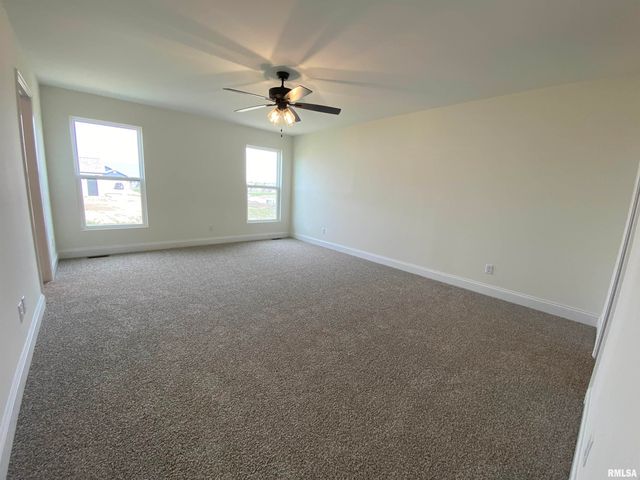 313 Hawks Nest Drive, Chatham, IL 62629