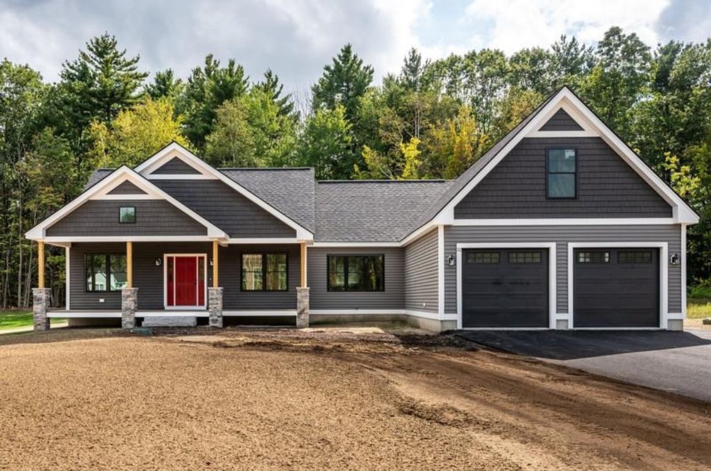 32 Stacey Lane, Chester, NH 03036
