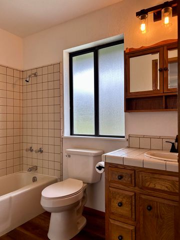 11028 Wingfield Lane, Shasta, CA 96087