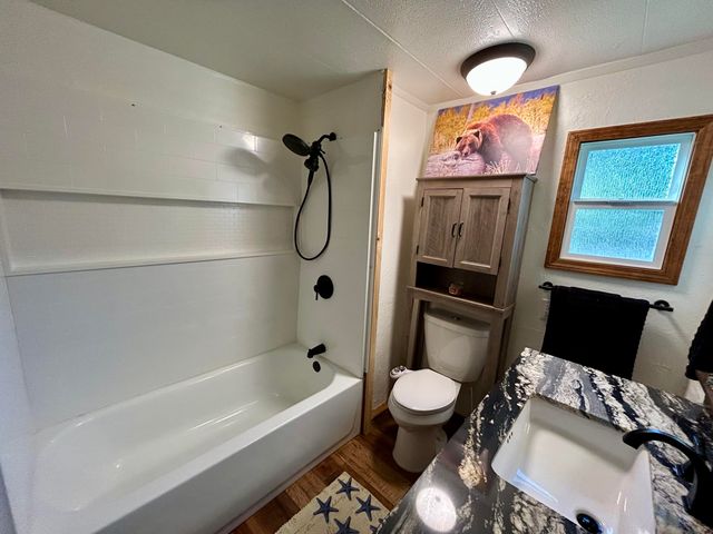 11028 Wingfield Lane, Shasta, CA 96087