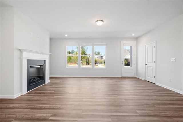 1359 Creek View Lane NW, Atlanta, GA 30318