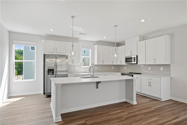 1359 Creek View Lane NW, Atlanta, GA 30318