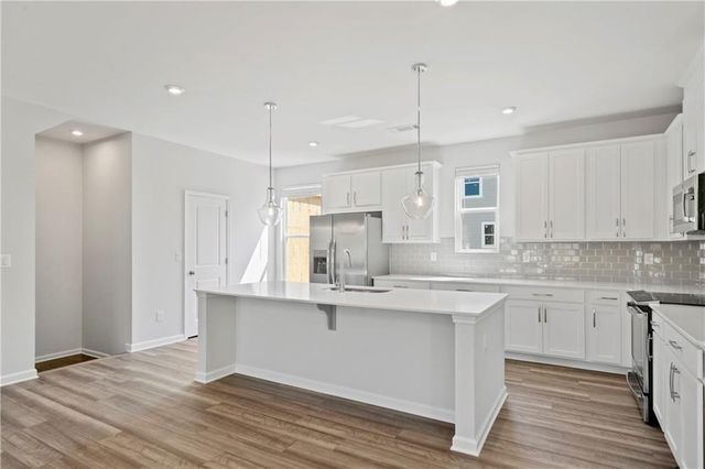 1359 Creek View Lane NW, Atlanta, GA 30318