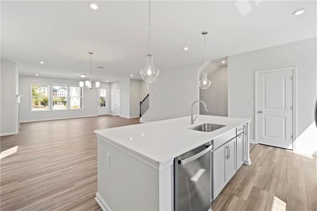 1359 Creek View Lane NW, Atlanta, GA 30318