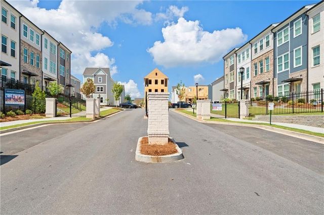 1359 Creek View Lane NW, Atlanta, GA 30318
