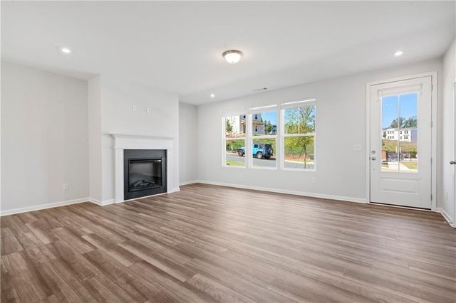 1359 Creek View Lane NW, Atlanta, GA 30318