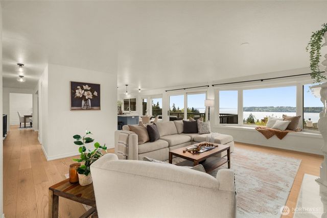 8412 54th Avenue W, Mukilteo, WA 98275
