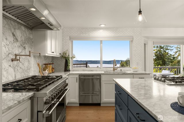 8412 54th Avenue W, Mukilteo, WA 98275