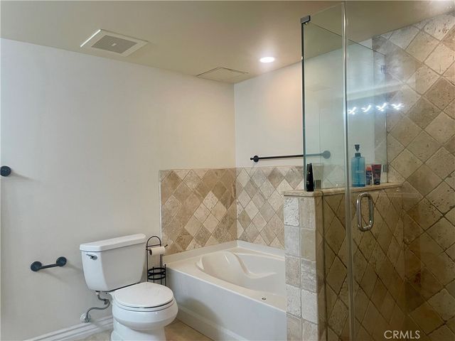 4733 Elmwood, Los Angeles, CA 90004