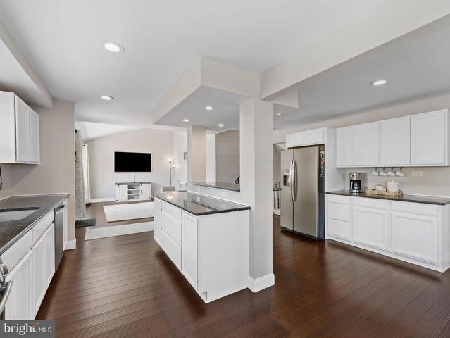 167 CARDINAL DR, Bellmawr, NJ 08031