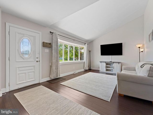 167 CARDINAL DR, Bellmawr, NJ 08031