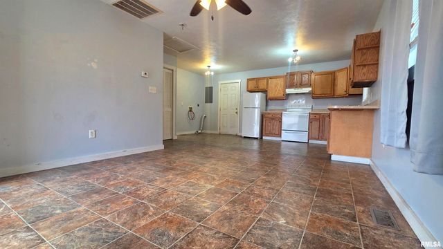 817 E Stanford Avenue, Springfield, IL 62704