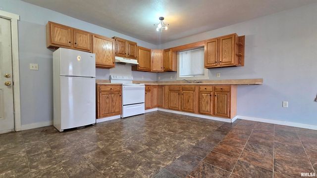 817 E Stanford Avenue, Springfield, IL 62704