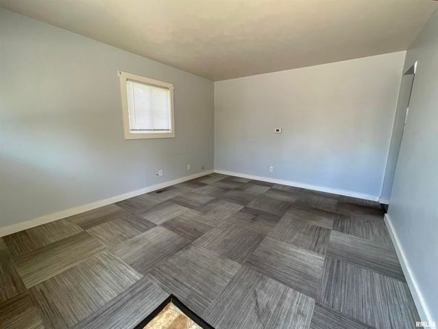 817 E Stanford Avenue, Springfield, IL 62704