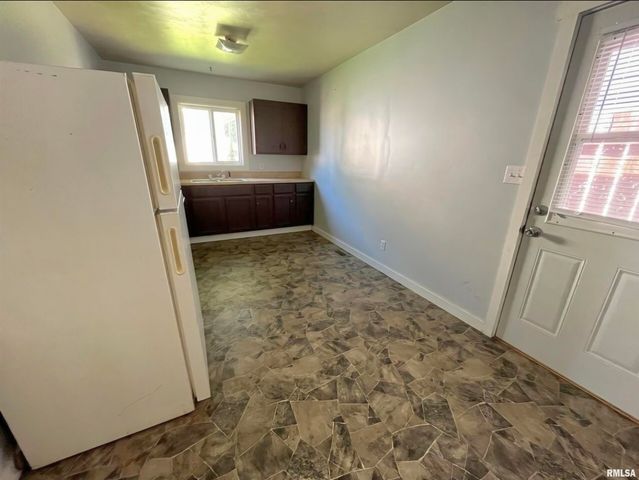 817 E Stanford Avenue, Springfield, IL 62704