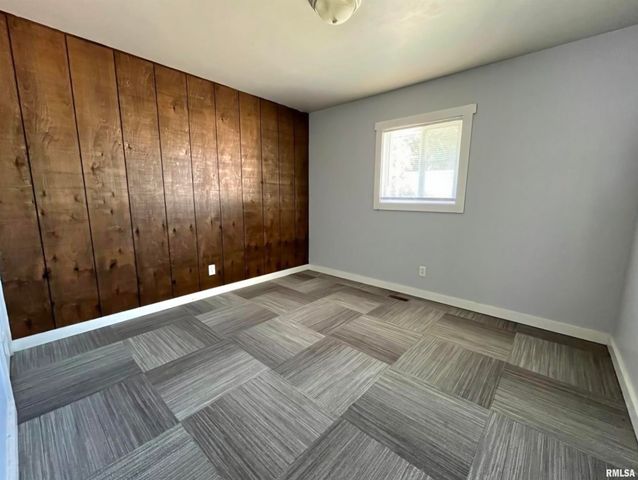 817 E Stanford Avenue, Springfield, IL 62704