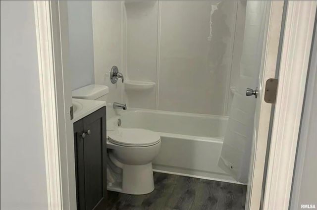 817 E Stanford Avenue, Springfield, IL 62704