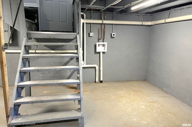 817 E Stanford Avenue, Springfield, IL 62704