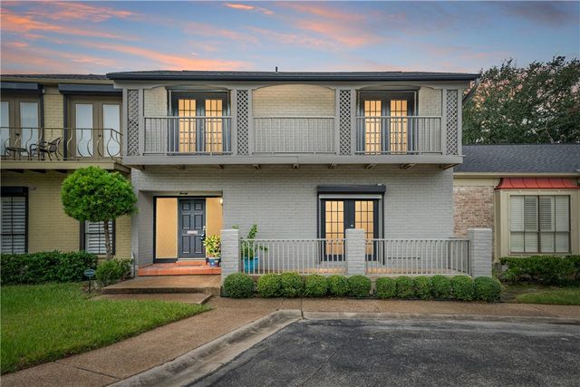 29 Lake shore 29, Corpus Christi, TX 78413